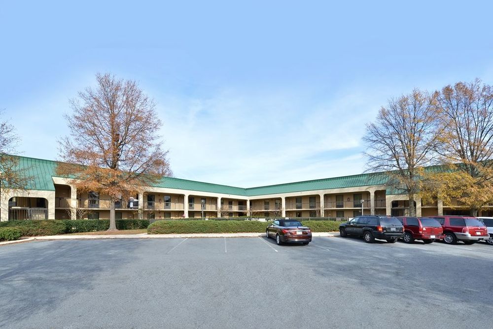 Towneplace Suites By Marriott Greensboro Coliseum Area Екстер'єр фото